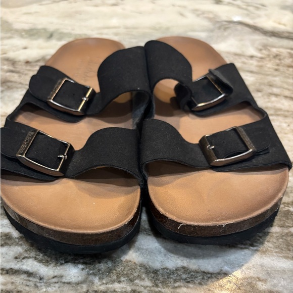 Skechers Luxe Foram, Black Slide Sandals with Buckles Size.8 - Picture 3 of 7